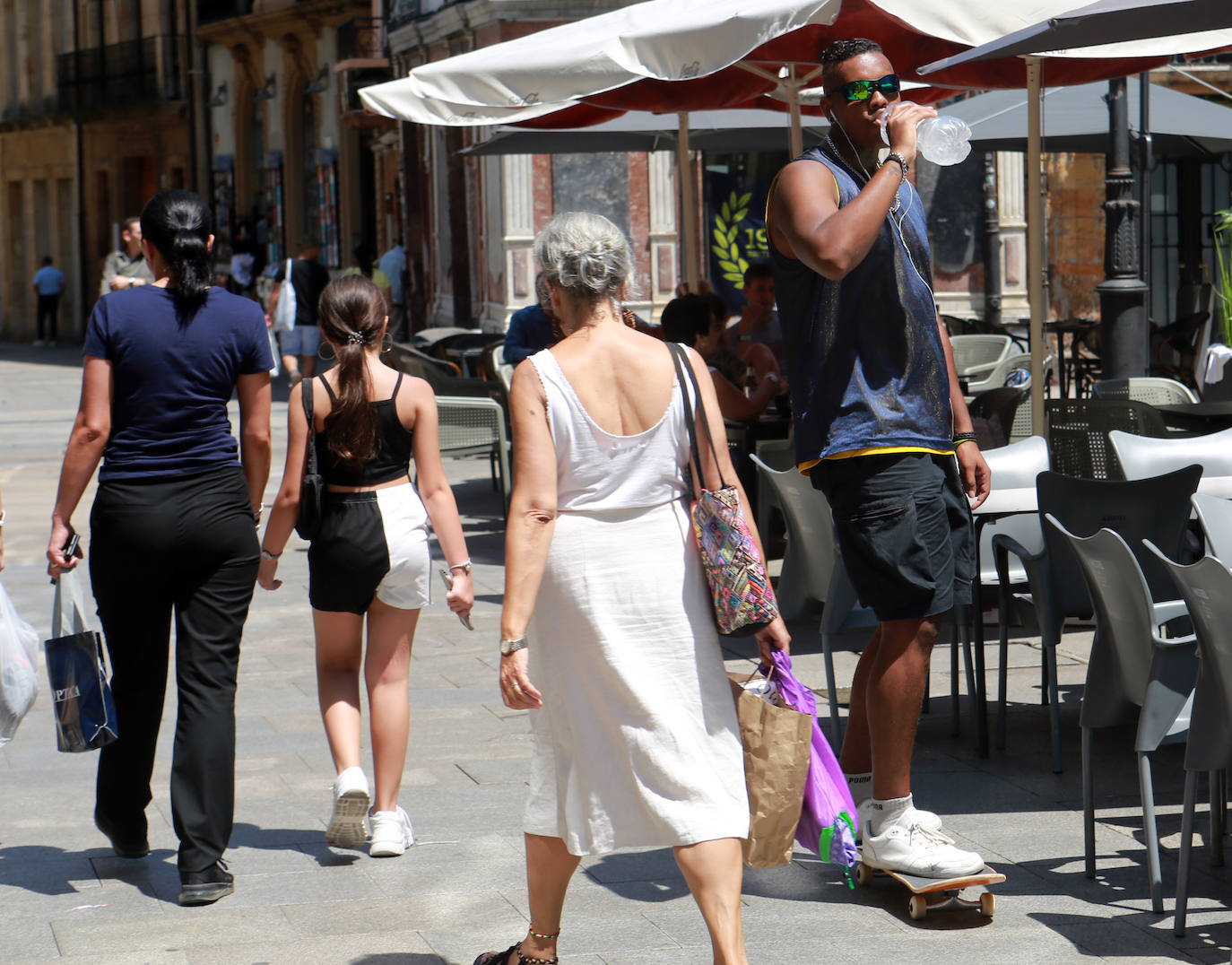 Asturias, a remojo para aliviar el calor