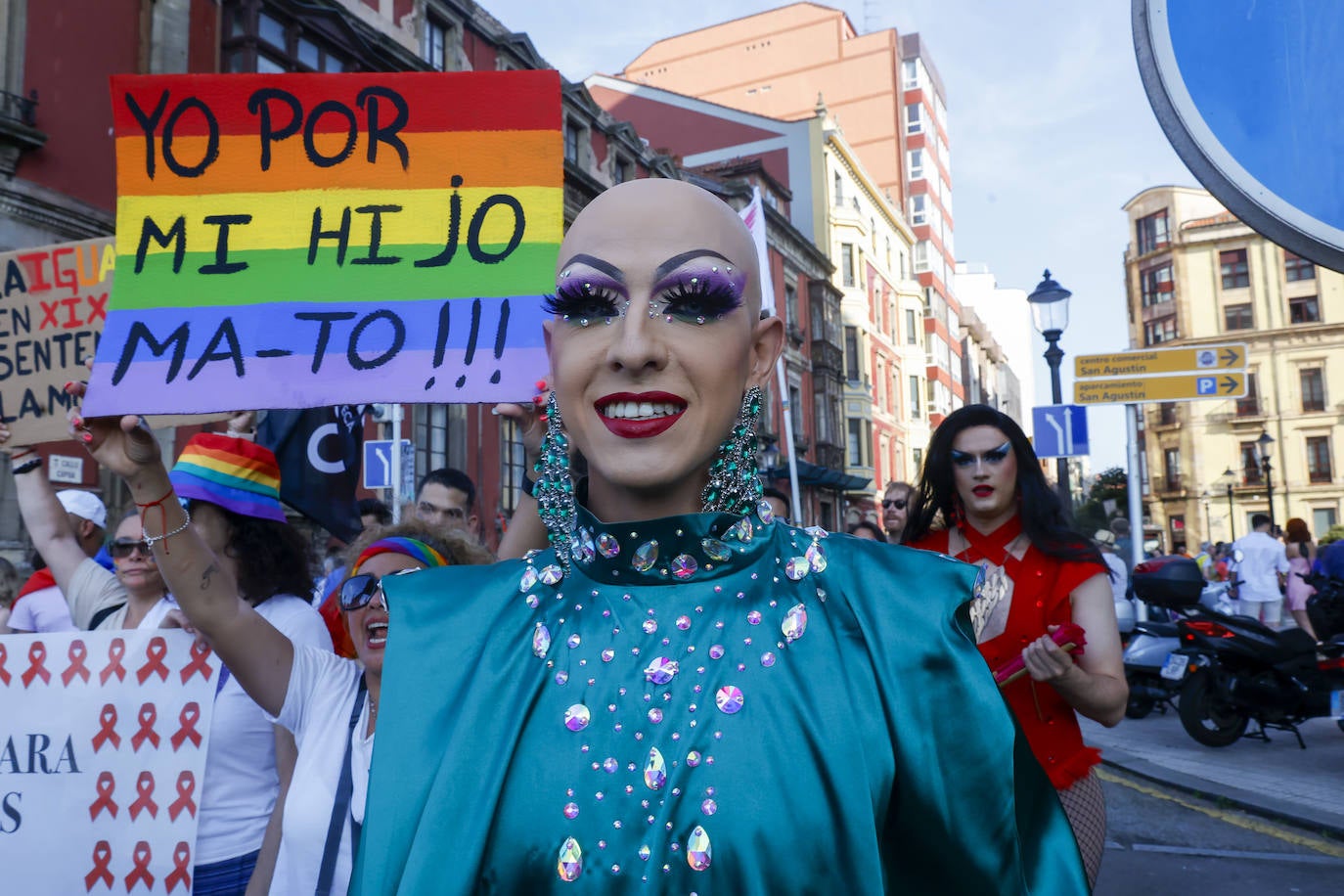 Así ha sido la multitudinaria manifestación del Orgullín en Gijón