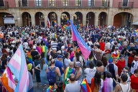 Así ha sido la multitudinaria manifestación del Orgullín en Gijón