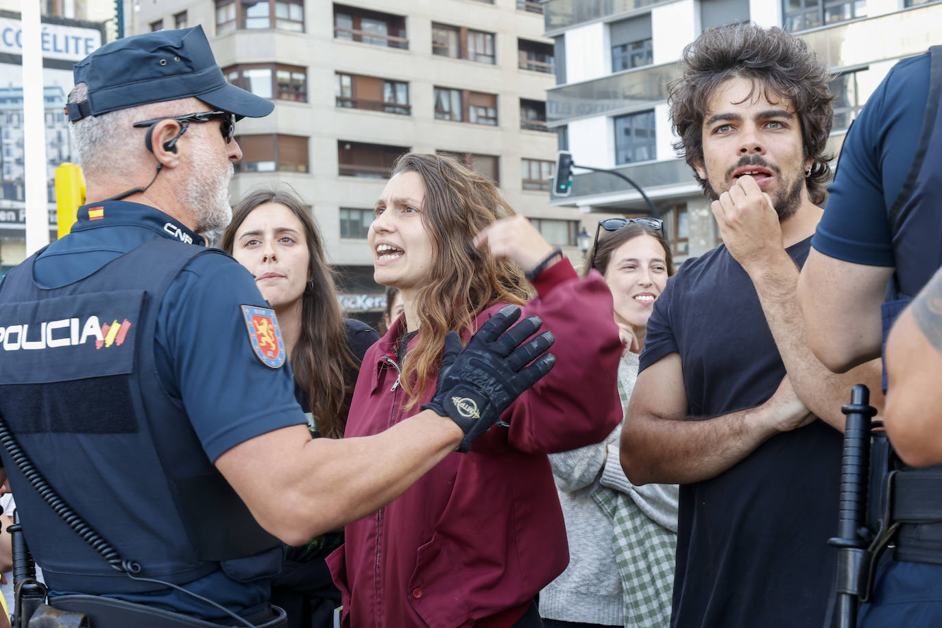 Así ha sido el acto de Santiago Abascal en Gijón