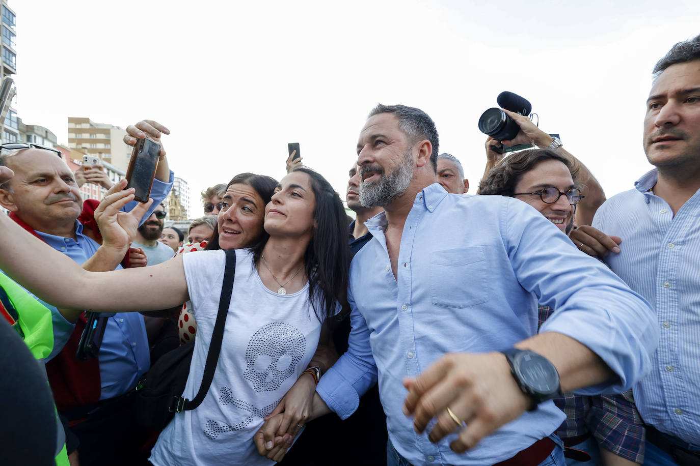Así ha sido el acto de Santiago Abascal en Gijón