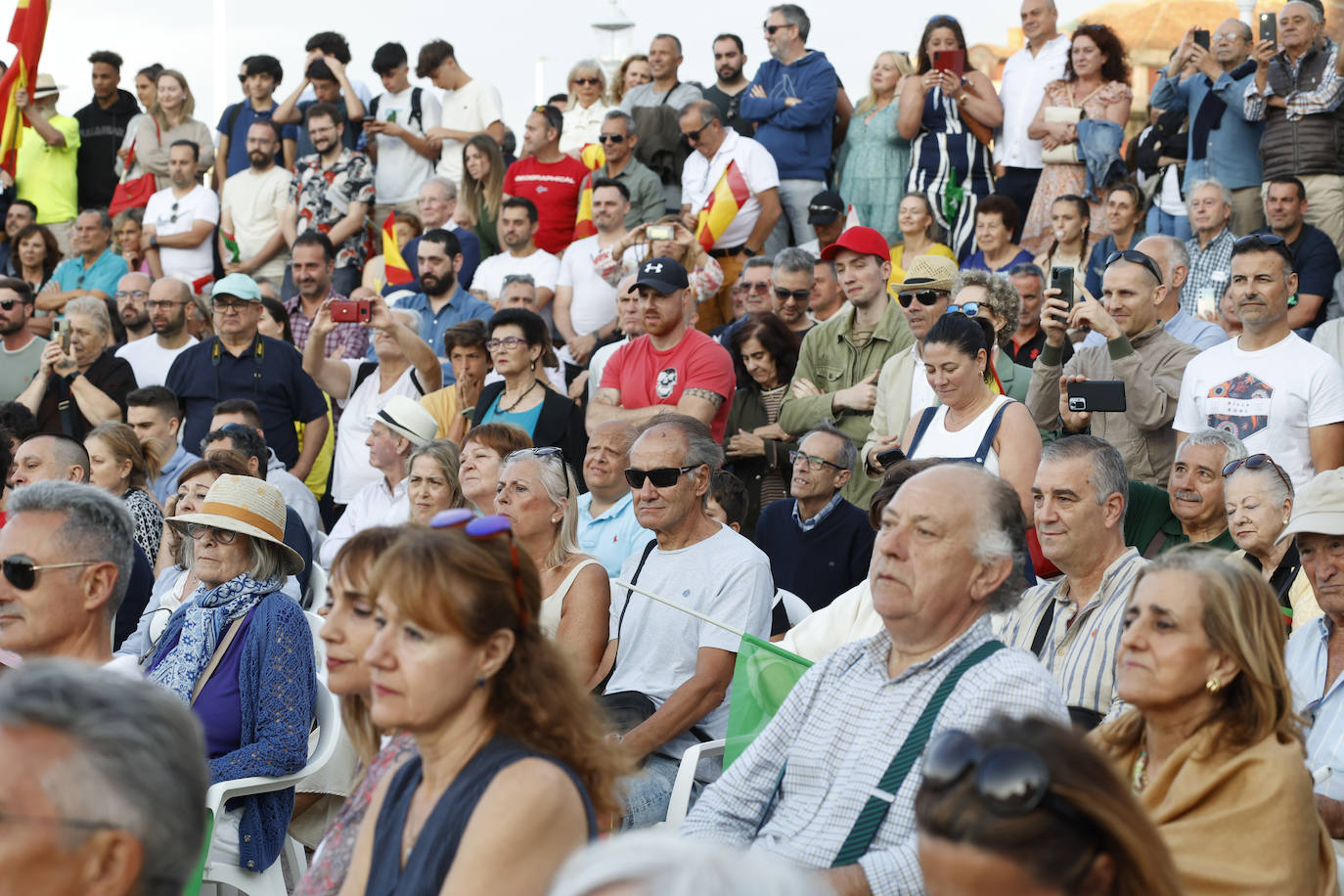 Así ha sido el acto de Santiago Abascal en Gijón