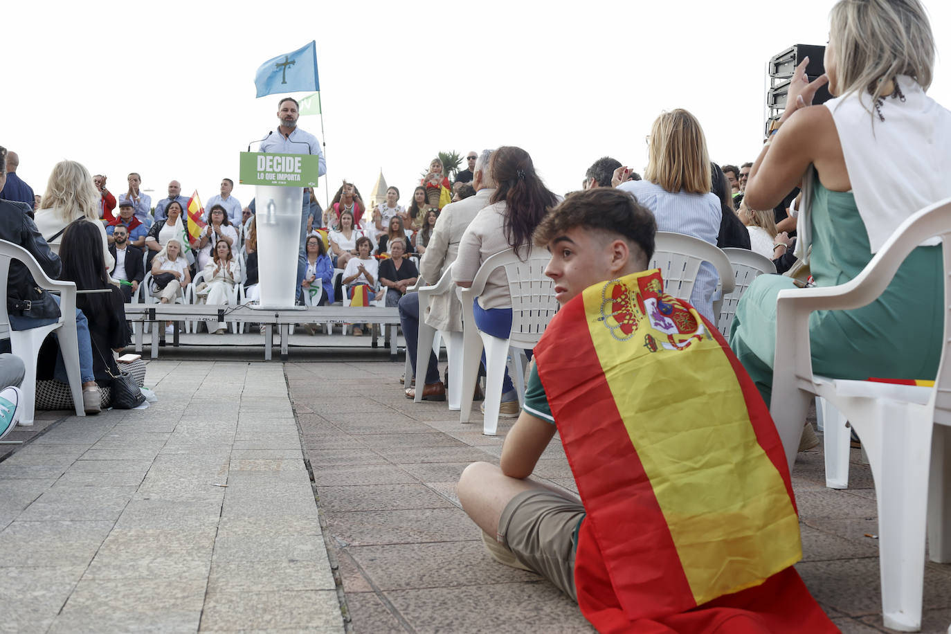 Así ha sido el acto de Santiago Abascal en Gijón