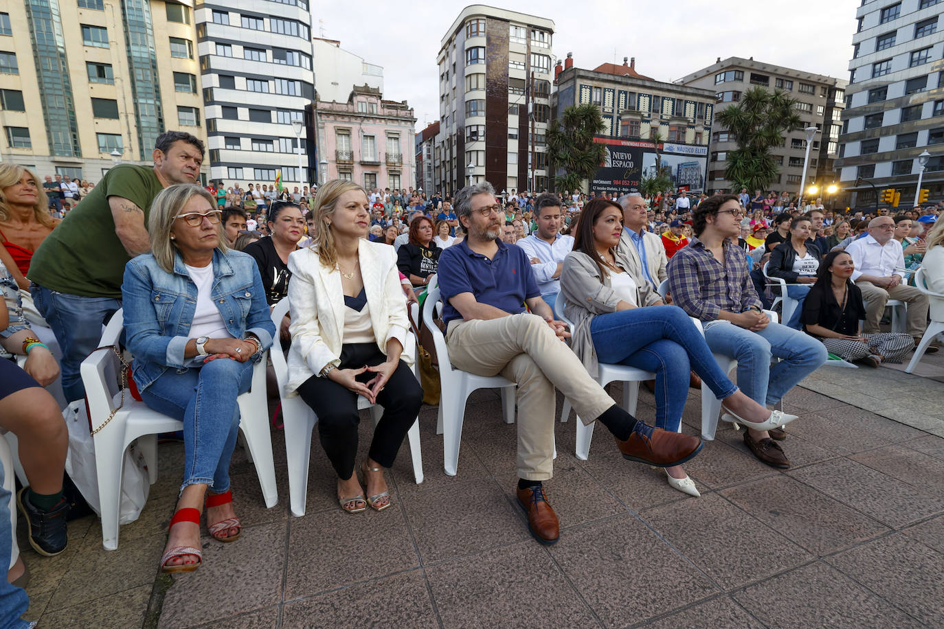 Así ha sido el acto de Santiago Abascal en Gijón