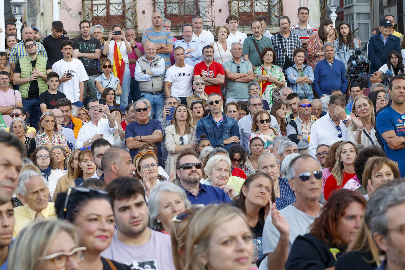 Así ha sido el acto de Santiago Abascal en Gijón