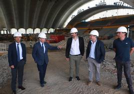 Canteli y Cuesta durante las visitas a las obras del Palacio de los Deportes.