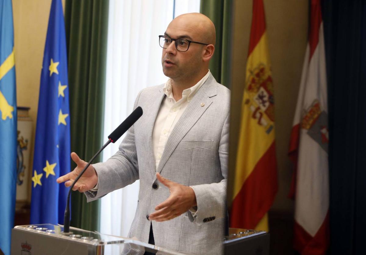 Jesús Martínez Salvador, en la rueda de prensa tras la junta de gobierno.