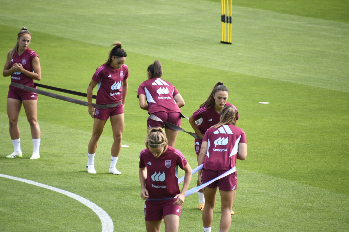 La selección femenina de fútbol calienta motores en el Suárez Puerta