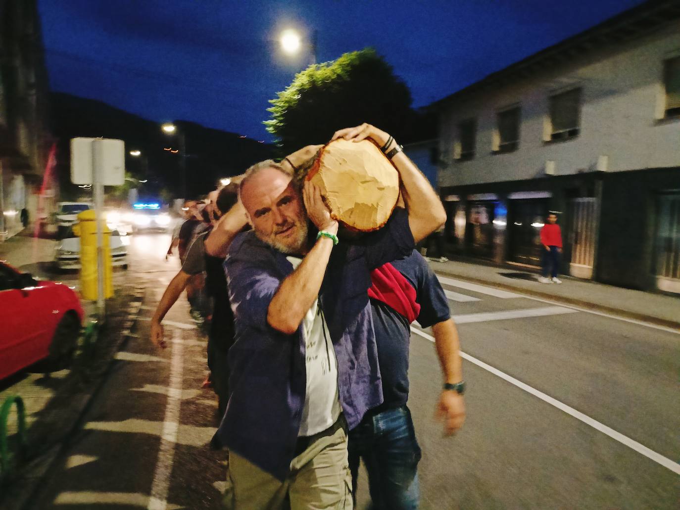 Así ha sido la festividad del arbolón en Cangas del Narcea