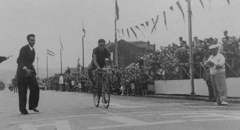 El asturiano Senén Mesa llegando a meta.