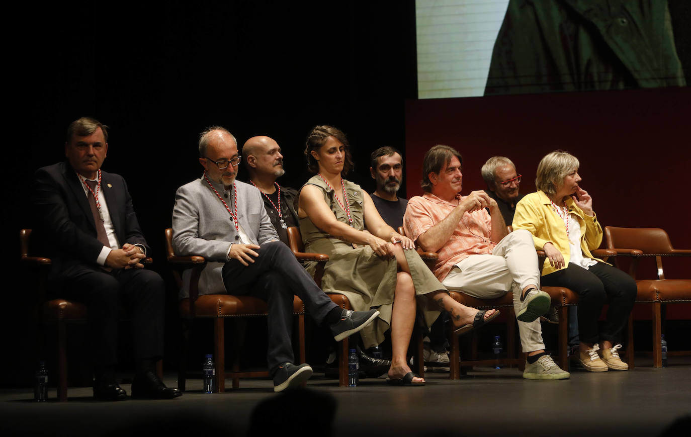 Honores y distinciones en Gijón: la entrega de las Medallas de la ciudad, en imágenes