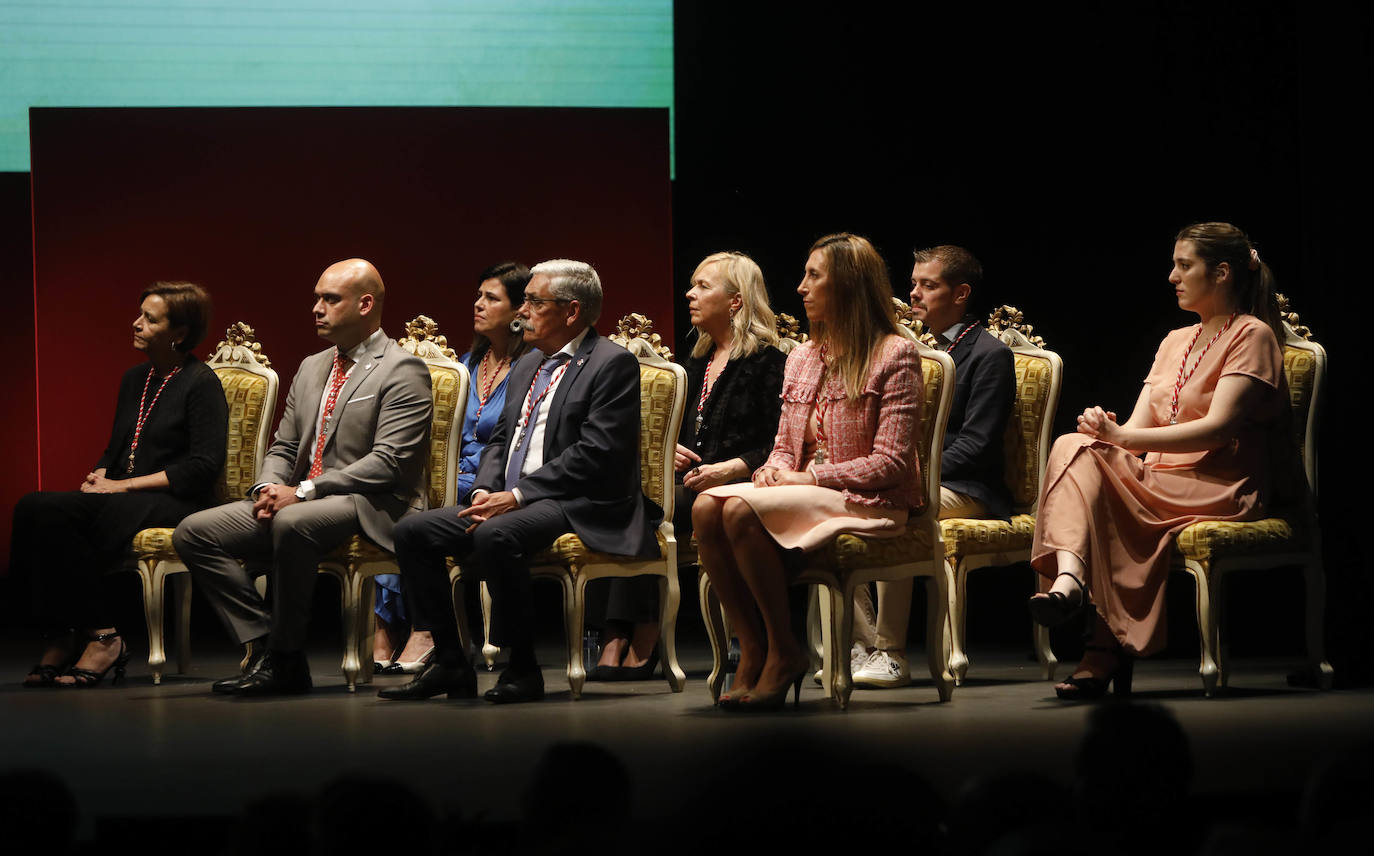 Honores y distinciones en Gijón: la entrega de las Medallas de la ciudad, en imágenes