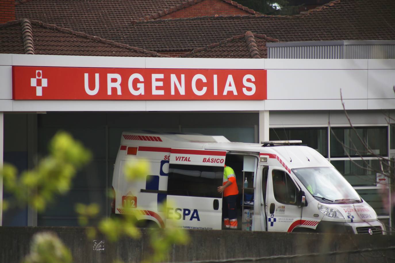 Evacúan en helicóptero a una espeleóloga inglesa herida al caerle una piedra en los pies