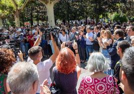 Minuto de silencio en Logroño en repulsa del asesinato machista.