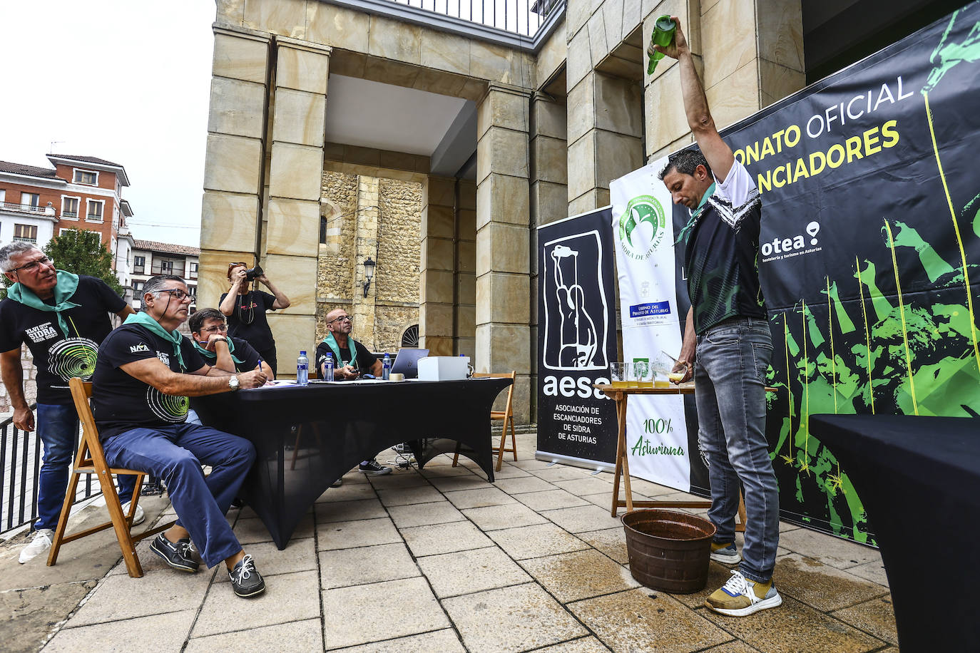 Wilkin Aquiles, rey de los escanciadores en Nava