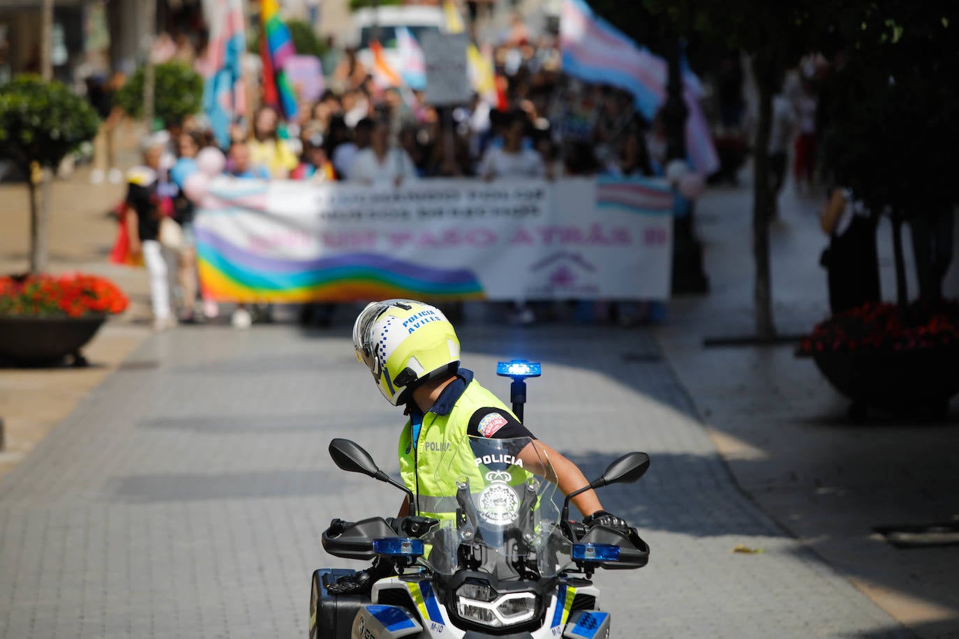 «Ni un paso atrás»: Avilés clama por los derechos LGTBI