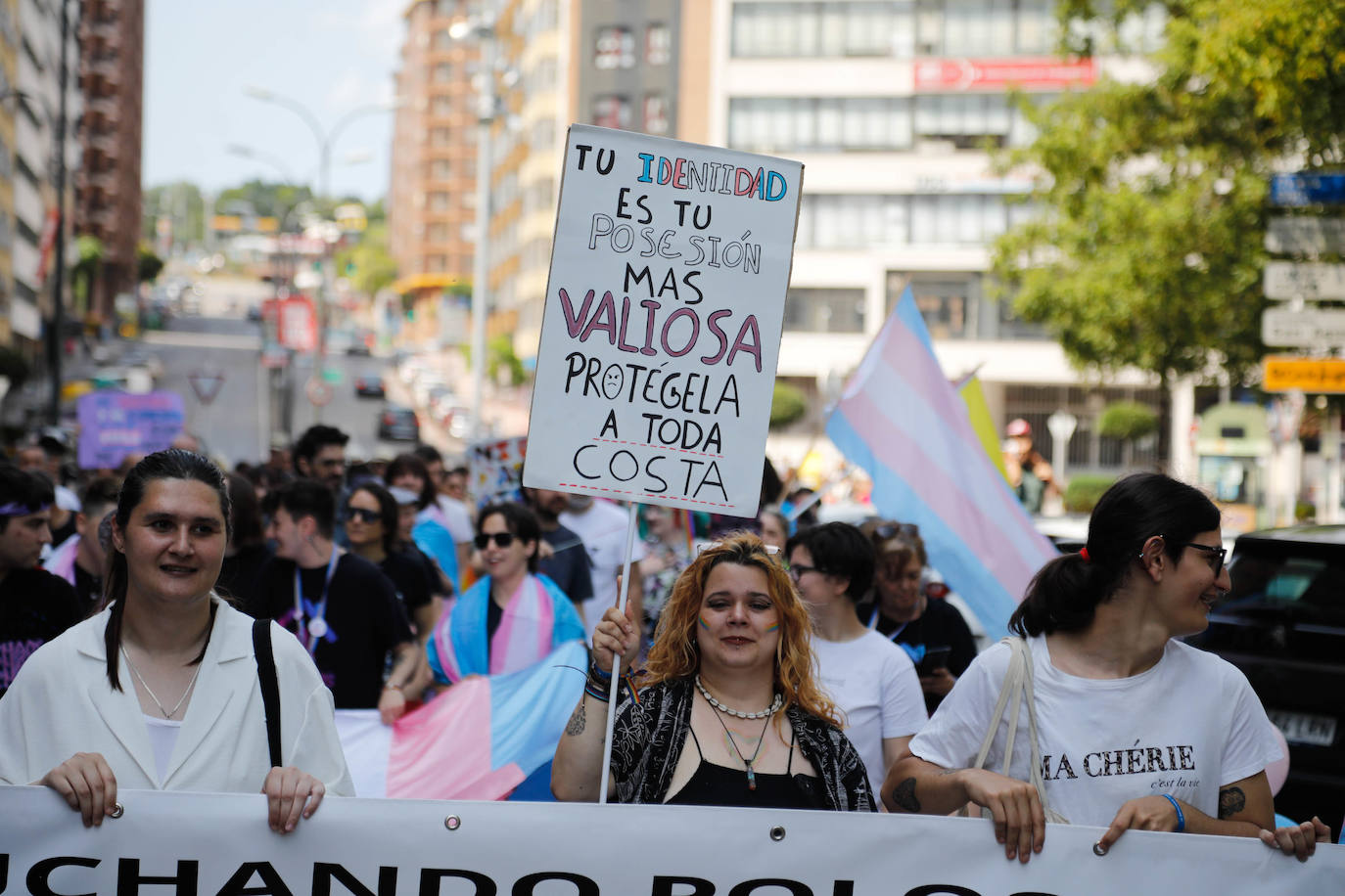 «Ni un paso atrás»: Avilés clama por los derechos LGTBI