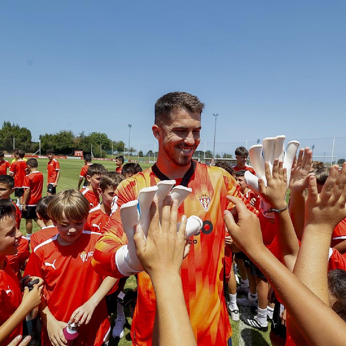 «Sueño con ascender con el Sporting»
