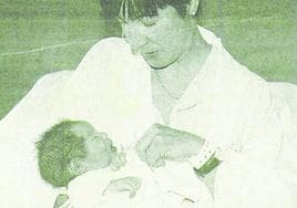 Mara Simal fue la primera gijonesa en dar a luz con epidural.