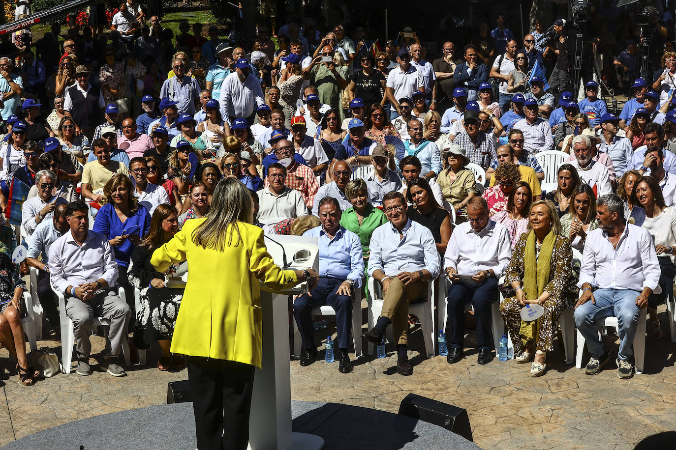 Así fue el acto de campaña de Feijóo en Oviedo