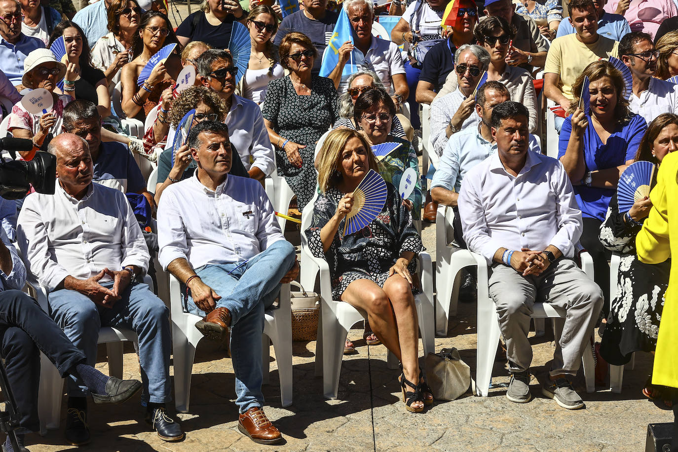 Así fue el acto de campaña de Feijóo en Oviedo