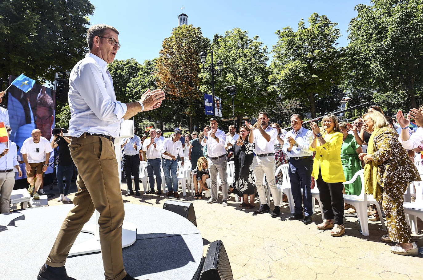 Así fue el acto de campaña de Feijóo en Oviedo