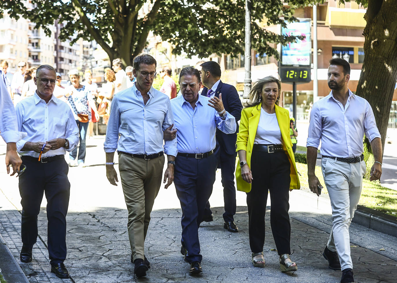 Así fue el acto de campaña de Feijóo en Oviedo