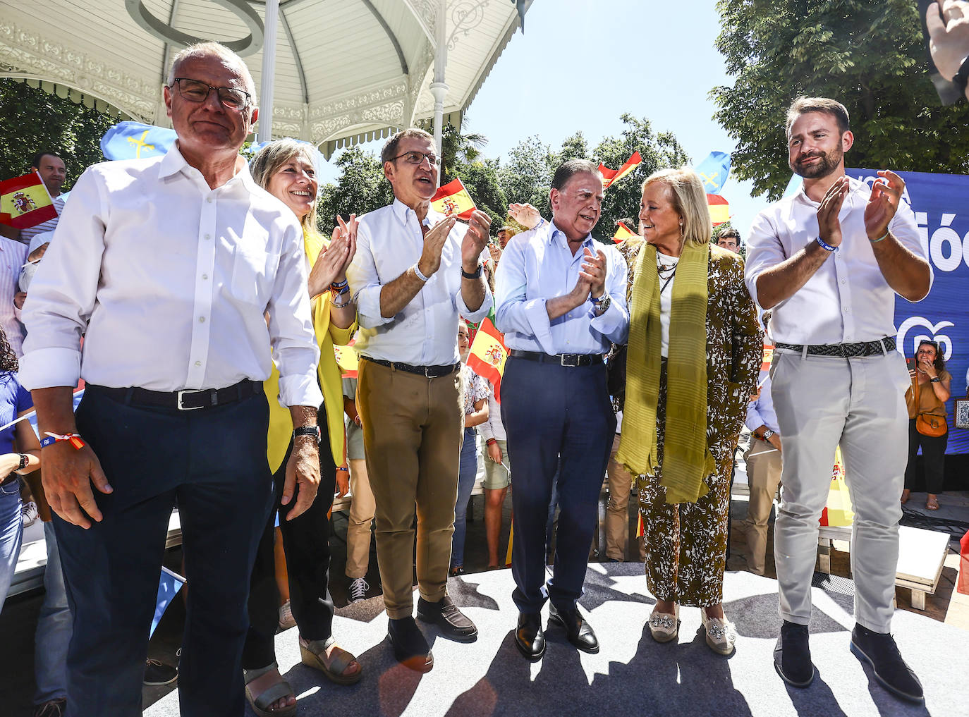 Así fue el acto de campaña de Feijóo en Oviedo