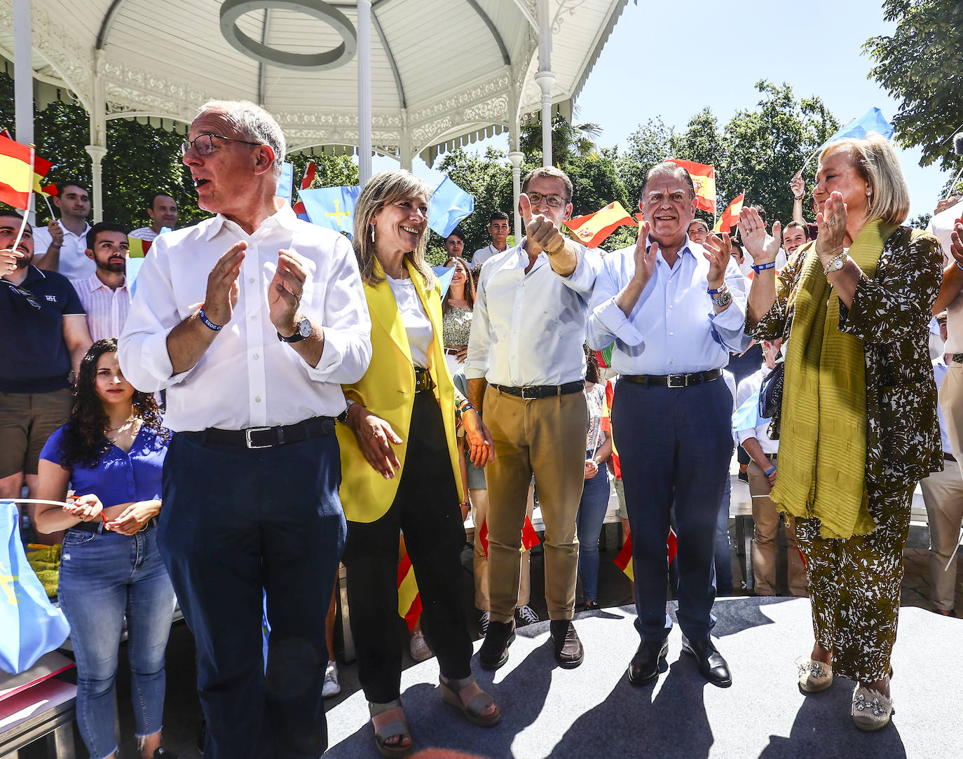 Así fue el acto de campaña de Feijóo en Oviedo