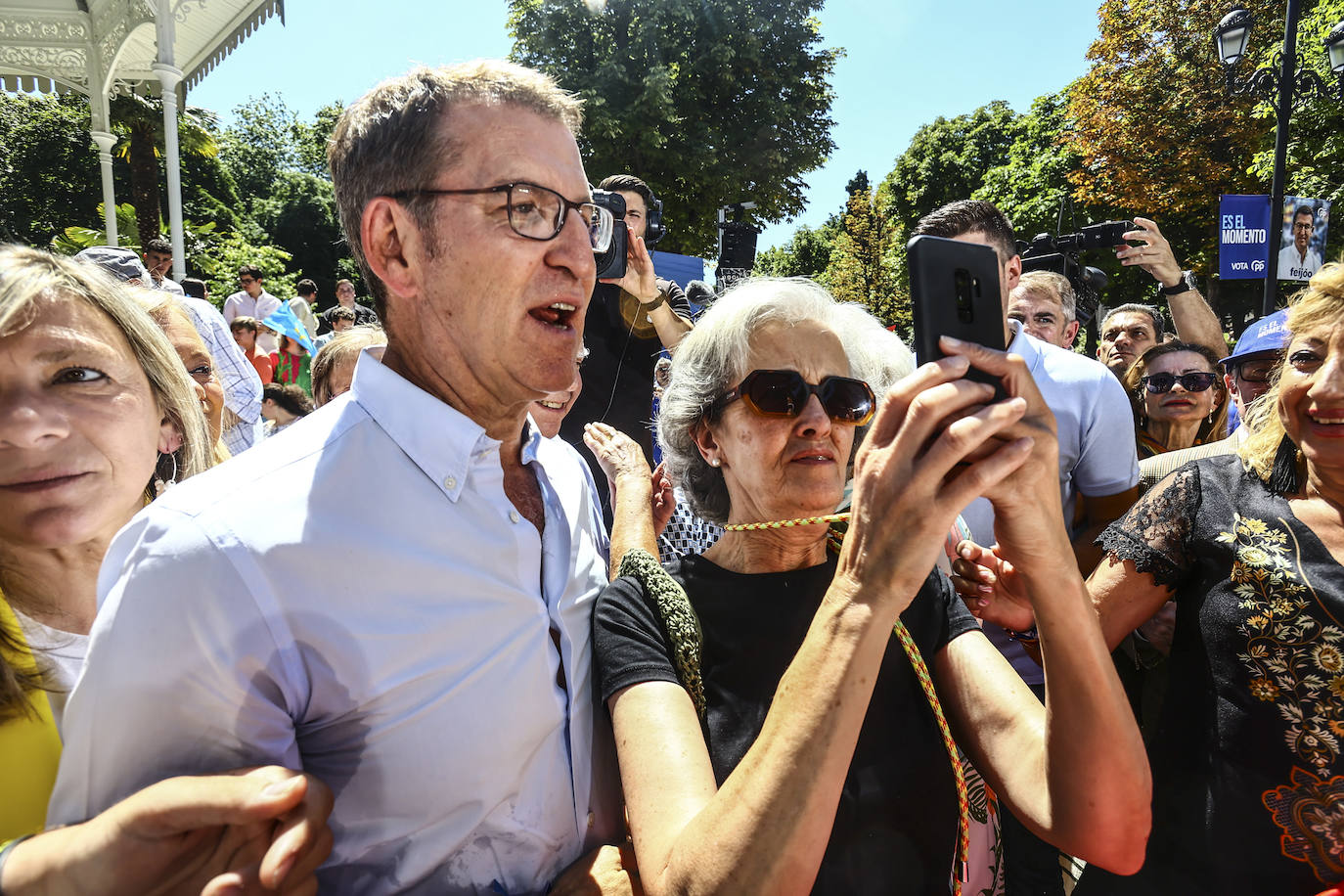 Así fue el acto de campaña de Feijóo en Oviedo