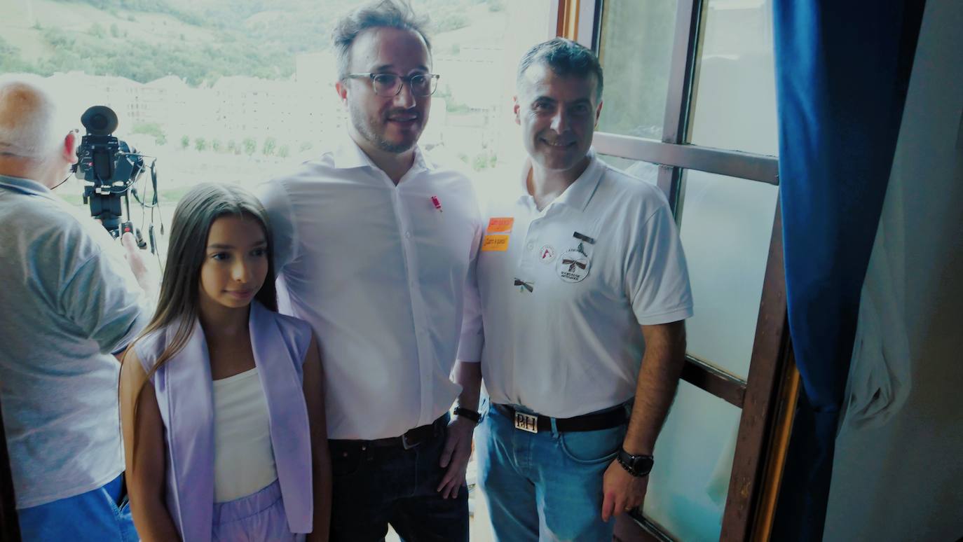 Desfile por las fiestas del Carmen y la Magdalena, al ritmo de charanga