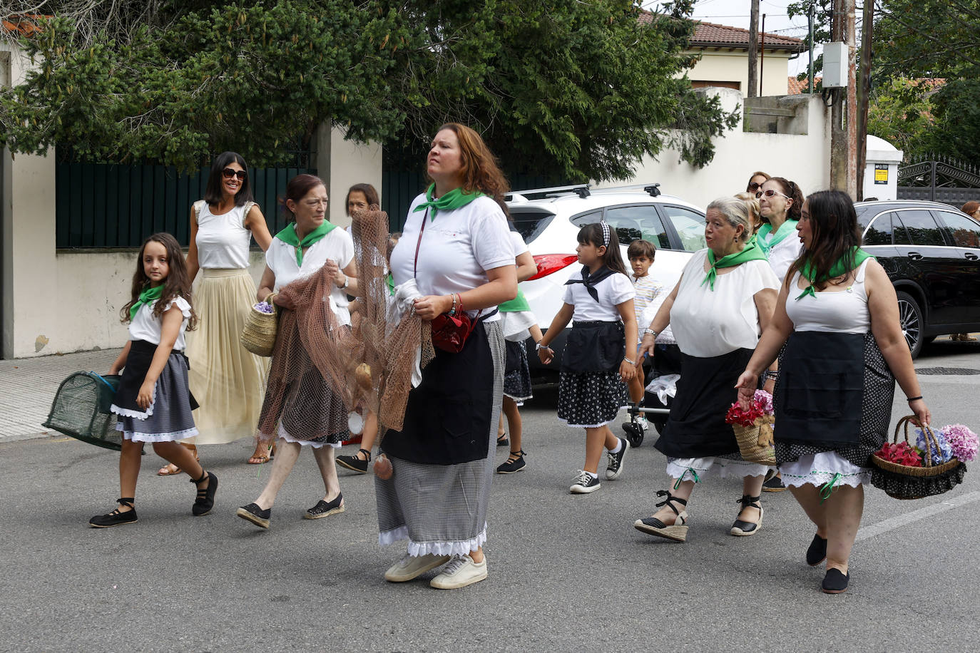 Somió se engalana para celebrar el Carmen