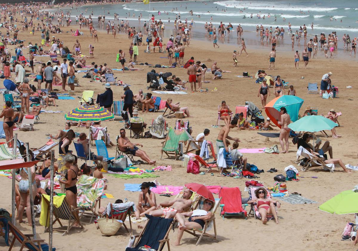 Gijón exprime los días de playa