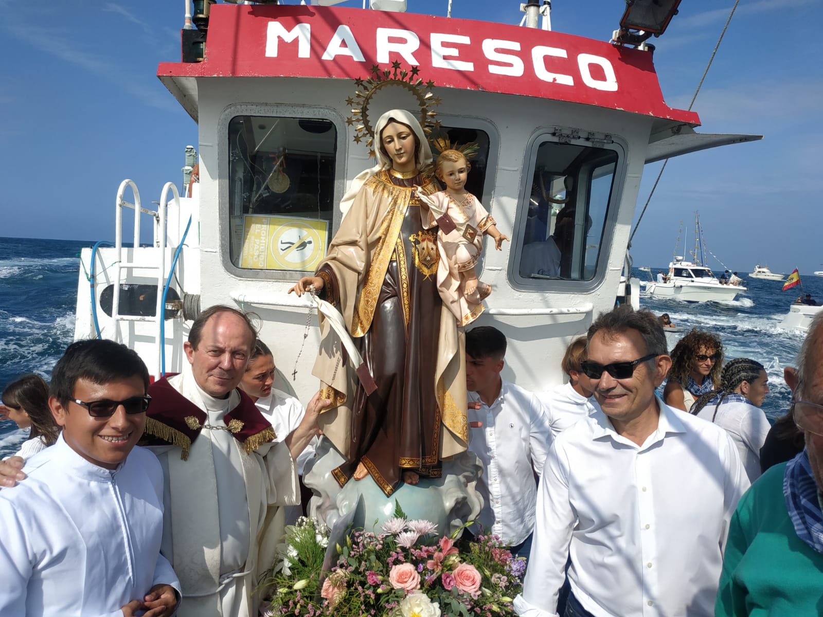 Emoción en la procesión marinera de Luanco