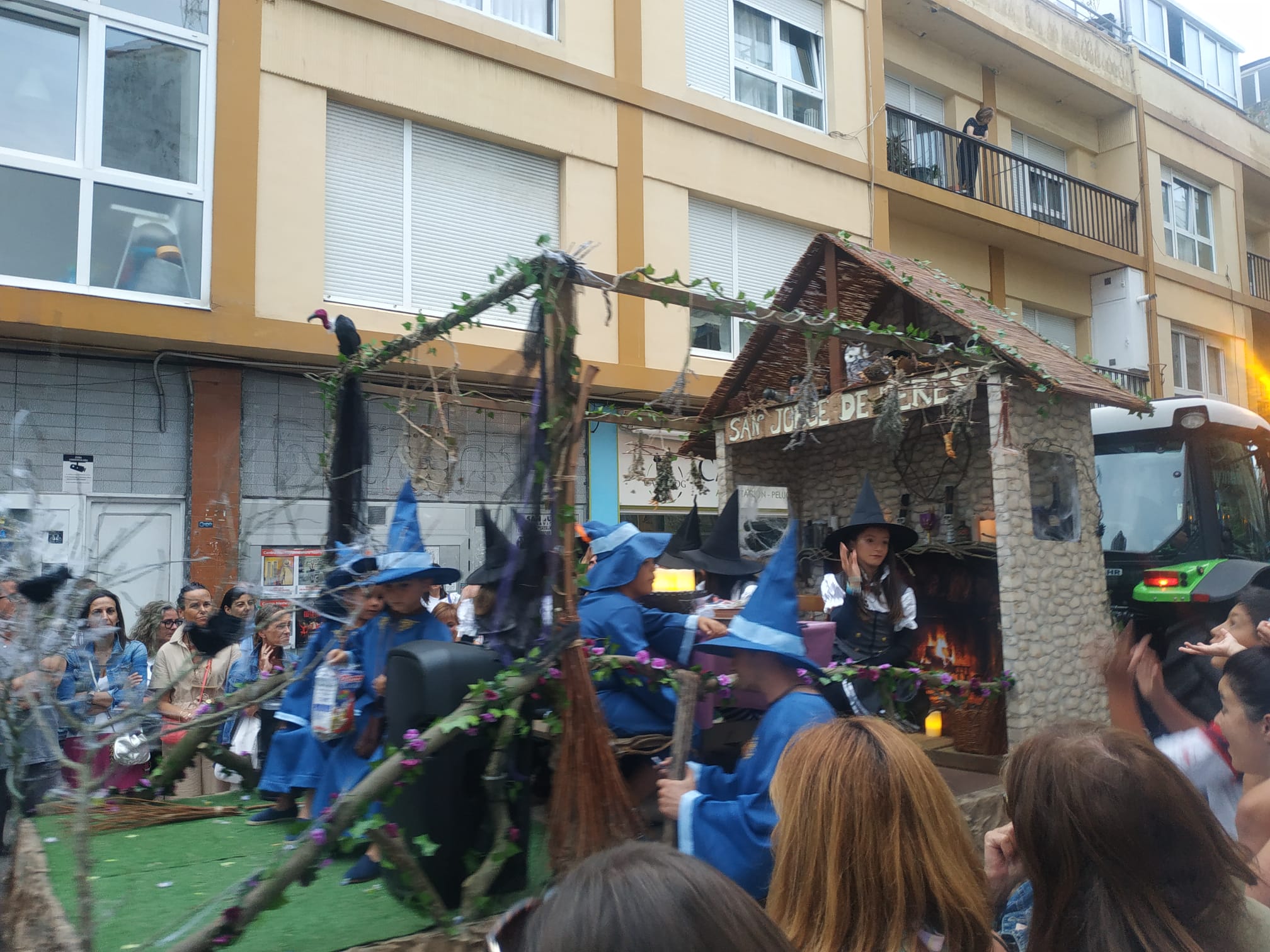 Emoción en la procesión marinera de Luanco