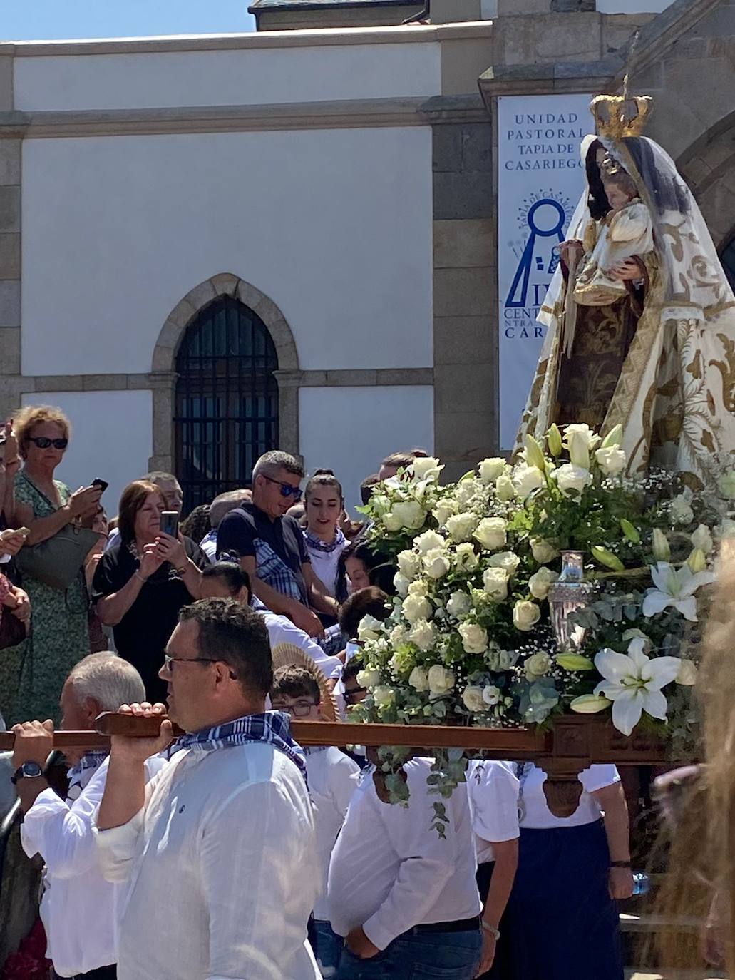 Tapia arropa a su Virgen del Carmen