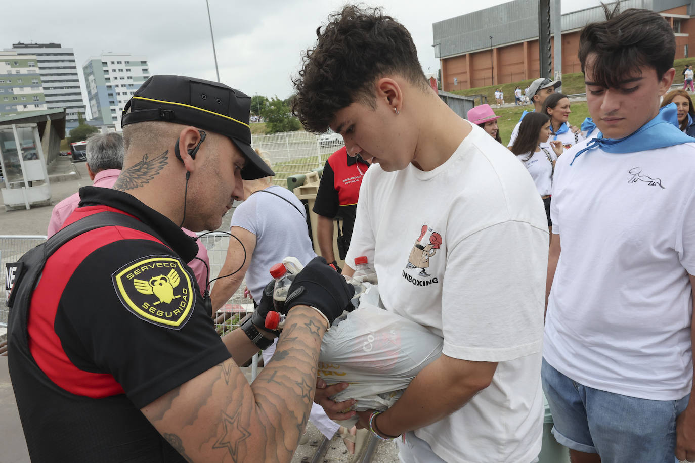 La Pola celebra el Carmín con una folixa multitudinaria