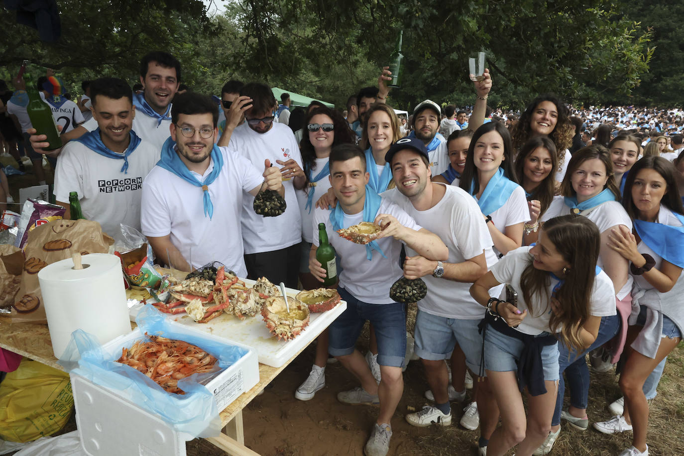 La Pola celebra el Carmín con una folixa multitudinaria