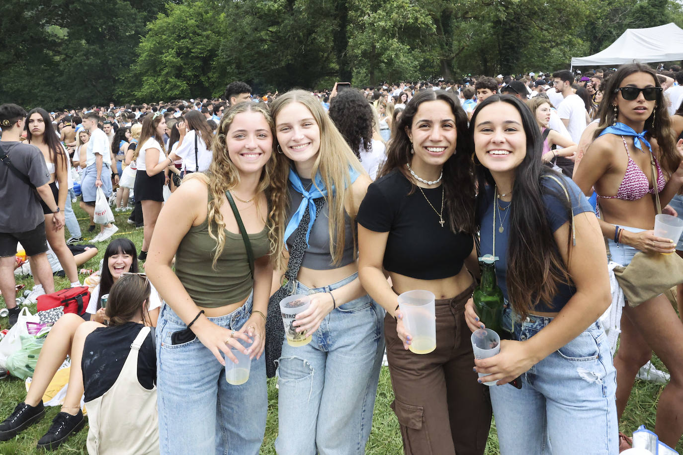 La Pola celebra el Carmín con una folixa multitudinaria