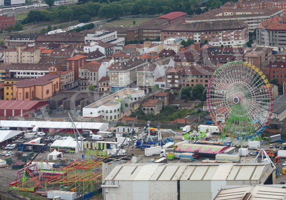 Gijón en verano, visto desde el aire