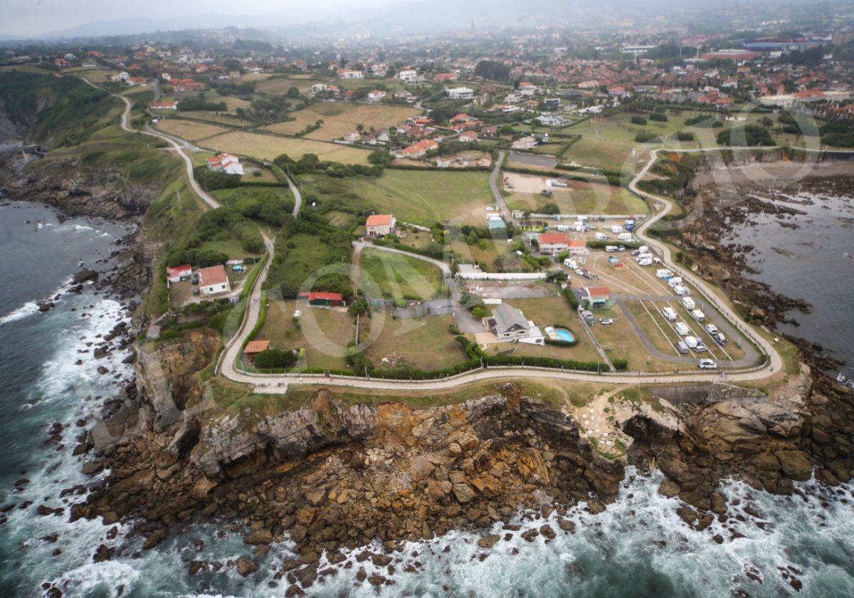 Gijón en verano, visto desde el aire