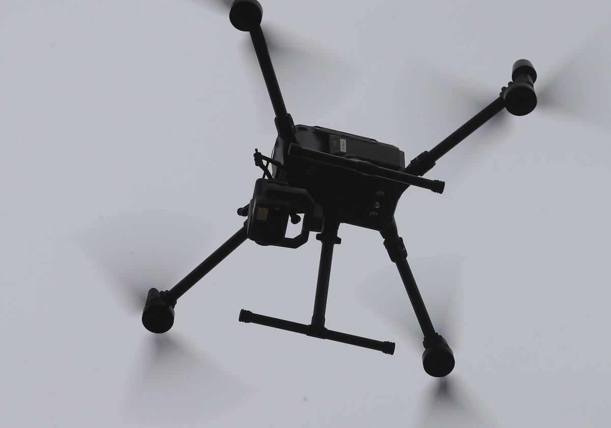 Así es el nuevo furgón de la Policía Local de Gijón para pilotar drones