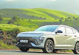 El nuevo Hyundai Kona mide 4,35 metros de largo y viene con alta tecnología y diseño futurista. ec.