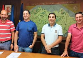 Gerardo Sanz con José Manuel Barbosa, Elías Burga y Luis Manuel García, ayer en la Casa Consistorial.