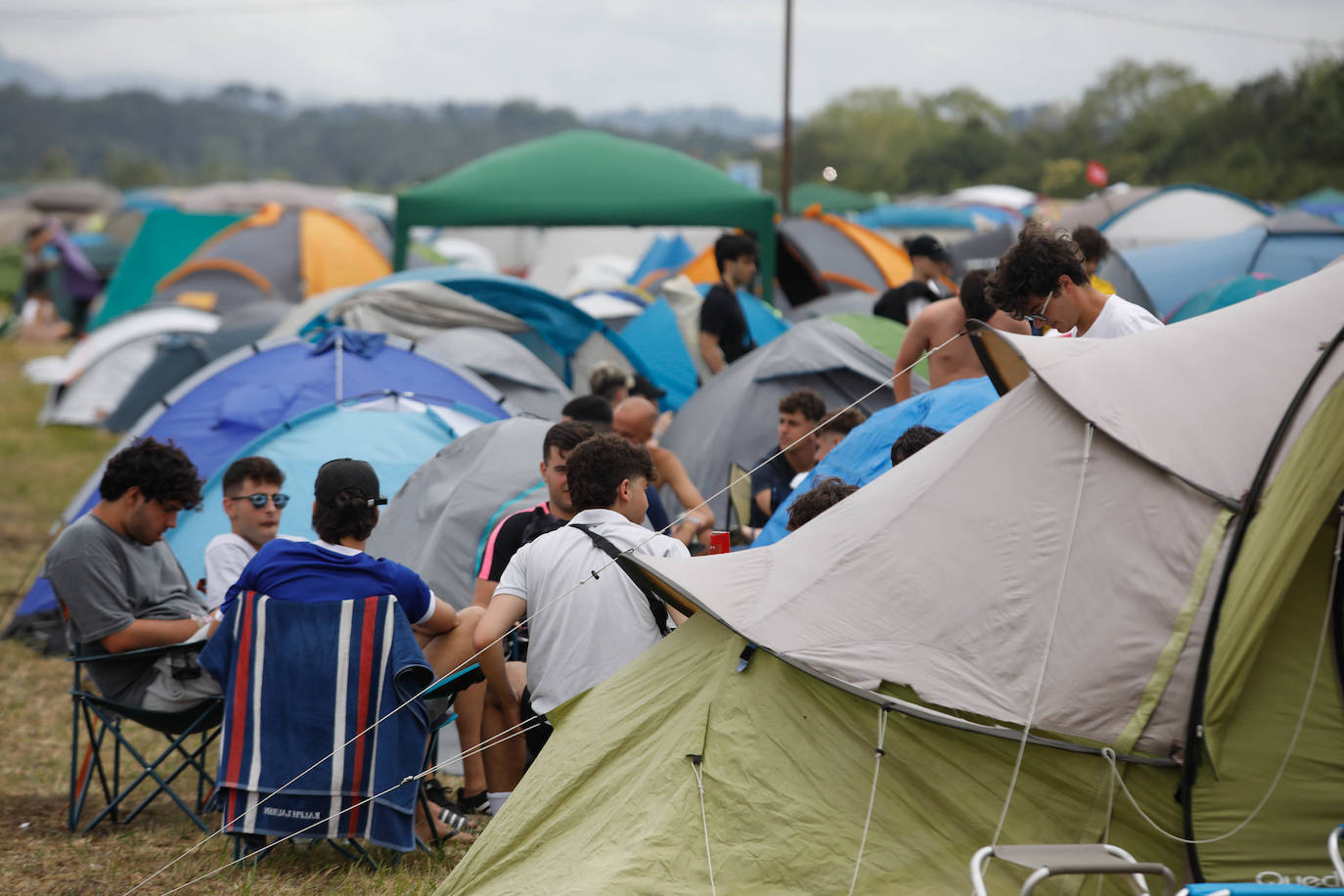 Así viven los &#039;campers&#039; el Boombastic, a la espera del inicio de los conciertos