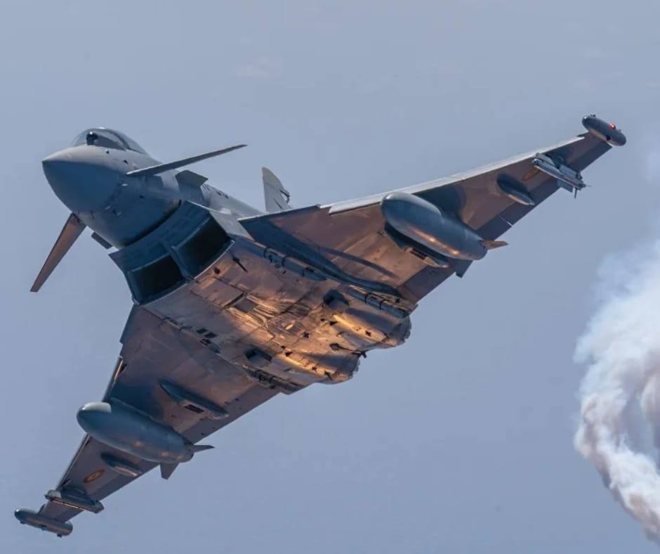 Eurofighter Typhoon (C. 16). Un caza volverá a tronar sobre Gijón.