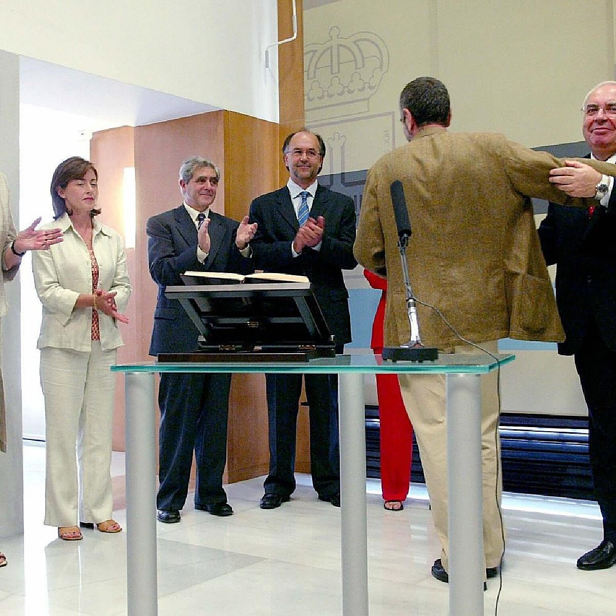 Barbón sigue los pasos de Areces, quien ya abrió el Gobierno a IU dos veces