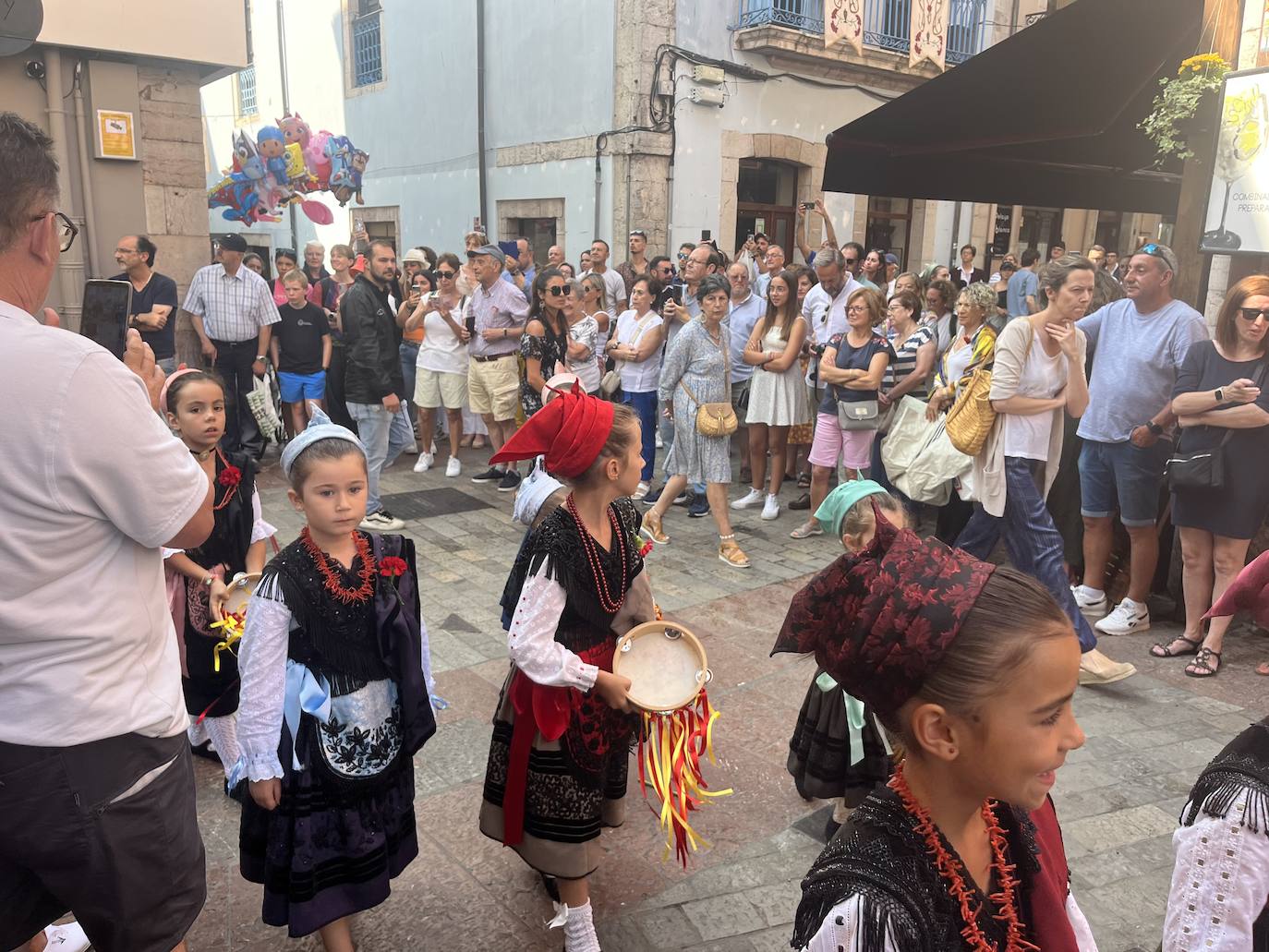 Llanes vibra en el día grande la Magdalena