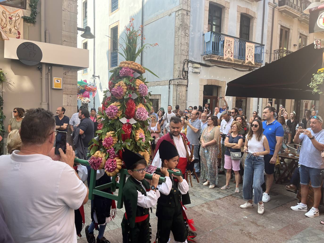 Llanes vibra en el día grande la Magdalena