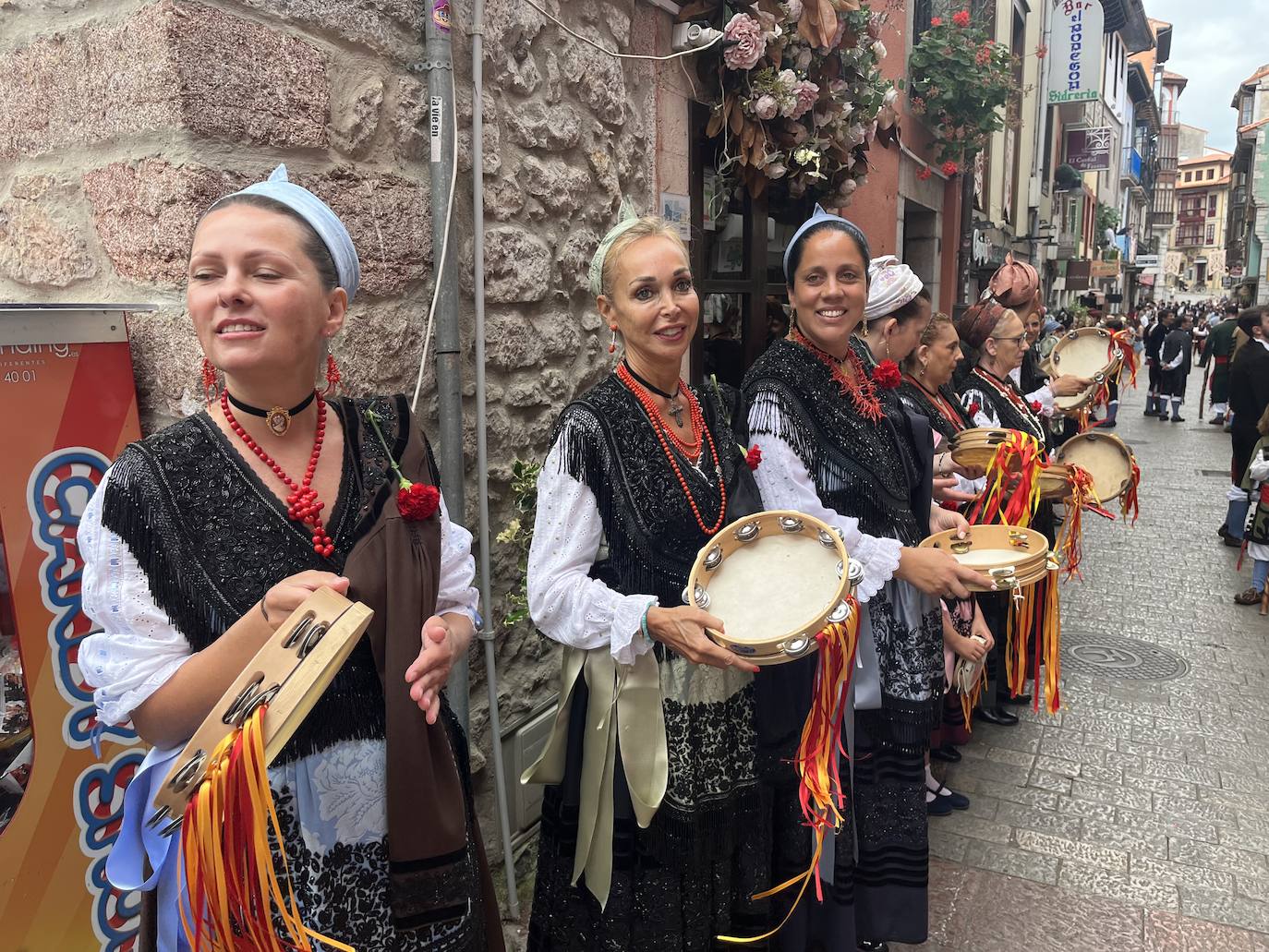 Llanes vibra en el día grande la Magdalena